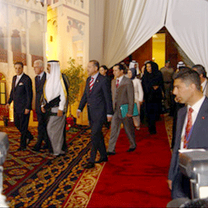 قطر،  ناقض دموکراسى ميزبان نشست دموکراسى