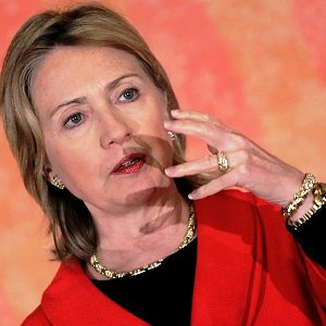 انتقاد بى‌سابقه هيلارى کلينتون از وضعيت دموکراسى در خاورميانه