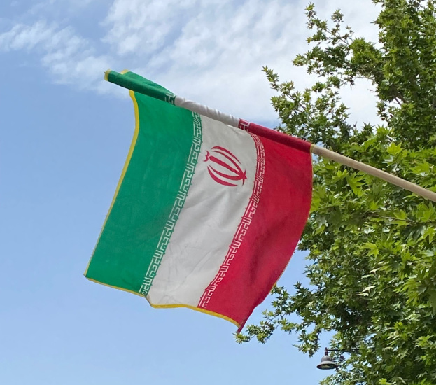 راهبردهای ایران در مواجهه با تهدیدات خارجی با استفاده از تلفیق نظریه بازی و منطق فازی