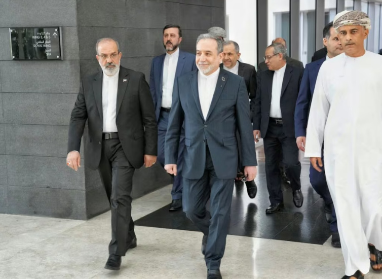 مذاکره زیر سایه تهدید نظامی